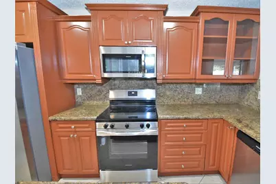 10101 SW 9th Lane, Pembroke Pines, FL 33025 - Photo 5