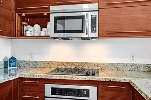 2641 N Flamingo Rd, Sunrise, FL 33323 - Photo 15