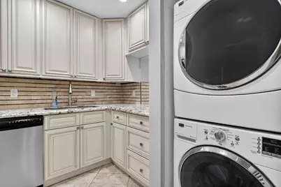 41 Stratford Lane W #B, Boynton Beach, FL 33436 - Photo 17