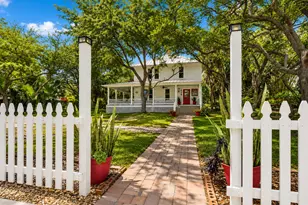 419 N 2nd St, Fort Pierce, FL 34950 - Photo 1