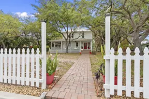 419 N 2nd St, Fort Pierce, FL 34950 - Photo 1