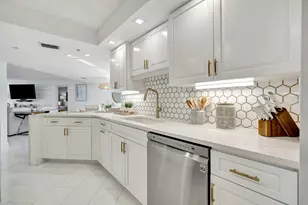 3000 N Ocean Dr, Singer Island, FL 33404 - Photo 19