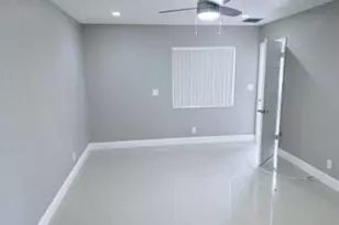 2710 NW 24th Ave, Oakland Park, FL 33311 - Photo 9