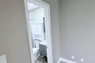 2710 NW 24th Ave, Oakland Park, FL 33311 - Photo 17