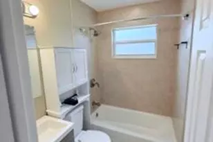 2710 NW 24th Ave, Oakland Park, FL 33311 - Photo 21