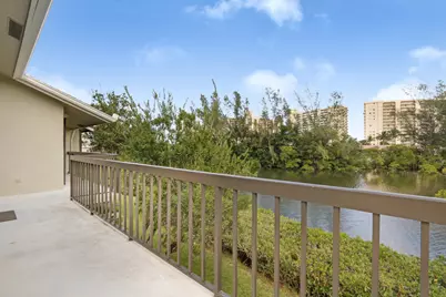 2206 S Fairway Dr S, Jupiter, FL 33477 - Photo 13