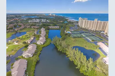2206 S Fairway Dr S, Jupiter, FL 33477 - Photo 3