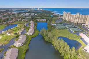 2206 S Fairway Dr S, Jupiter, FL 33477 - Photo 3