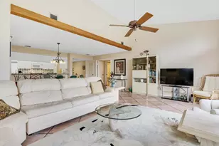 2206 S Fairway Dr S, Jupiter, FL 33477 - Photo 5