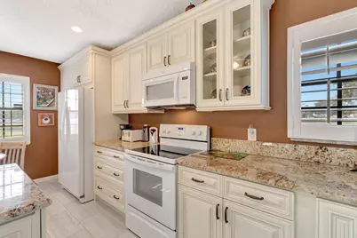 8240 Waterline Drive, Boynton Beach, FL 33472 - Photo 17