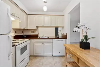 2729 S Oakland Forest Drive S #101, Oakland Park, FL 33309 - Photo 11