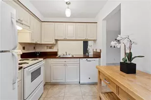 2729 S Oakland Forest Dr S, Oakland Park, FL 33309 - Photo 11