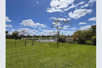 5663 Saint Armands Way, The Acreage, FL 33470 - Photo 13
