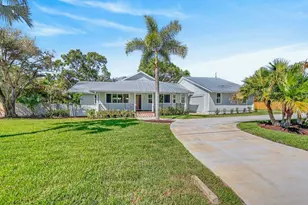 2366 SE Country Club Ln, Stuart, FL 34996 - Photo 5