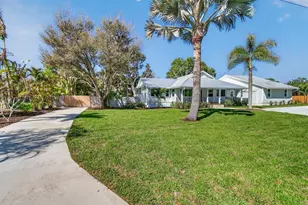 2366 SE Country Club Ln, Stuart, FL 34996 - Photo 7