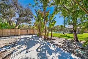 2366 SE Country Club Ln, Stuart, FL 34996 - Photo 47