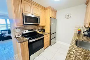 310 Grantham A, Deerfield Beach, FL 33442 - Photo 7