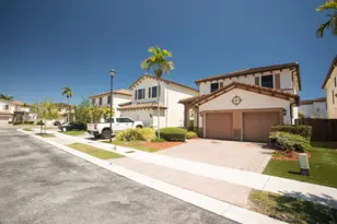 22751 SW 92nd Pl, Cutler Bay, FL 33189 - Photo 9