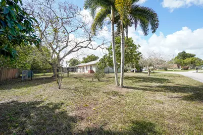 120 W Swan Pkwy W, Royal Palm Beach, FL 33411 - Photo 23