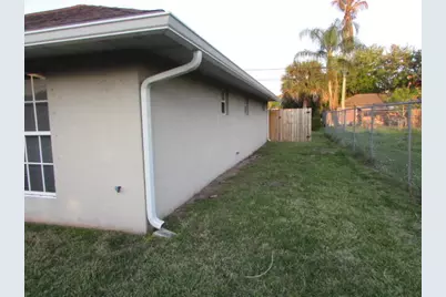 1570 6th Avenue, Vero Beach, FL 32960 - Photo 3