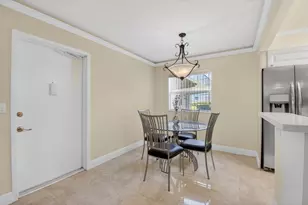 205 Flanders E, Delray Beach, FL 33484 - Photo 5