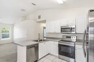 204 SW 14th St Street SW, Vero Beach, FL 32962 - Photo 5