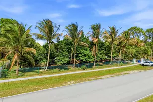 11481 Tangerine Blvd, The Acreage, FL 33412 - Photo 3