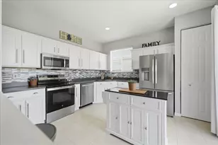 399 SW Lake Forest Way, Port Saint Lucie, FL 34986 - Photo 17