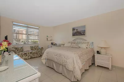 [Address not provided], Hallandale Beach, FL 33009 - Photo 5