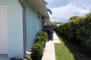 1132 SE Oriental Ave, Port Saint Lucie, FL 34952 - Photo 35