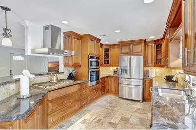 925 NE 25th Avenue, Pompano Beach, FL 33062 - Photo 9