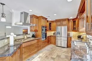 925 NE 25th Ave, Pompano Beach, FL 33062 - Photo 9