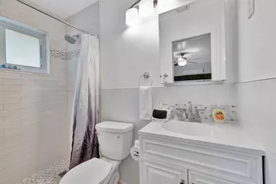 925 NE 25th Avenue, Pompano Beach, FL 33062 - Photo 23