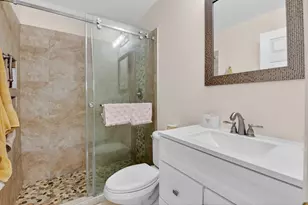 8111 Hampton Wood Dr, Boca Raton, FL 33433 - Photo 33