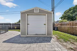 353 Shady Lane Rd, Palm Springs, FL 33461 - Photo 39