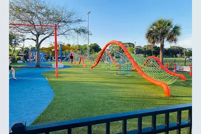 110 SE 7th Street #4, Hallandale Beach, FL 33009 - Photo 15