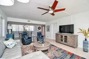 8200 Lakeshore Dr, Hypoluxo, FL 33462 - Photo 15