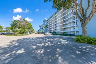 3091 N Course Dr, Pompano Beach, FL 33069 - Photo 15