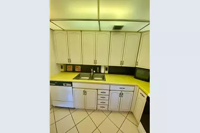 406 Richmond A #406, Deerfield Beach, FL 33442 - Photo 5