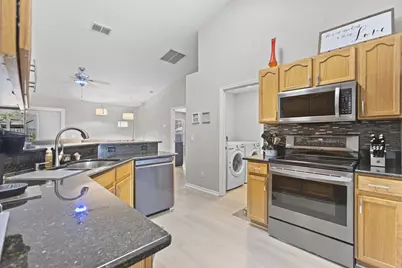 861 SE Cavern Avenue, Port Saint Lucie, FL 34983 - Photo 9
