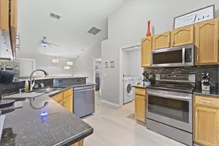 861 SE Cavern Ave, Port Saint Lucie, FL 34983 - Photo 9
