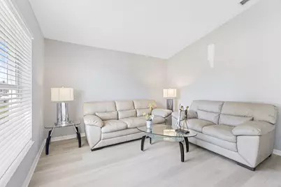861 SE Cavern Avenue, Port Saint Lucie, FL 34983 - Photo 3