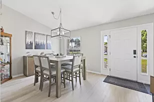 861 SE Cavern Ave, Port Saint Lucie, FL 34983 - Photo 5