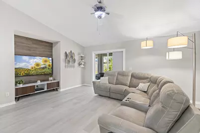 861 SE Cavern Avenue, Port Saint Lucie, FL 34983 - Photo 9