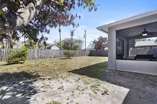 861 SE Cavern Ave, Port Saint Lucie, FL 34983 - Photo 21