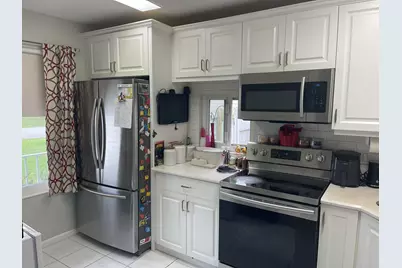 4675 Lakeside Circle, West Palm Beach, FL 33417 - Photo 5