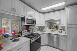4675 Lakeside Cir, West Palm Beach, FL 33417 - Photo 3