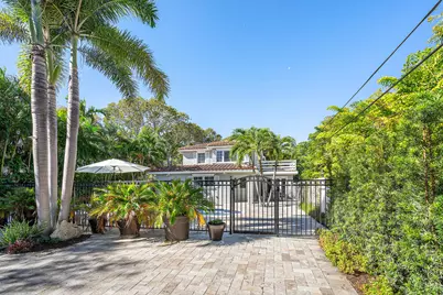 820 Palm Trail, Delray Beach, FL 33483 - Photo 1