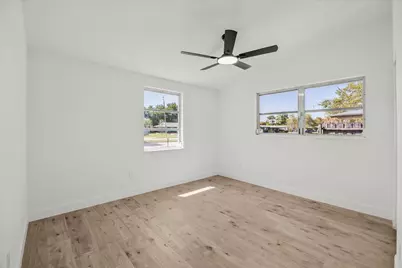 555 SE Airoso Boulevard, Port Saint Lucie, FL 34983 - Photo 17