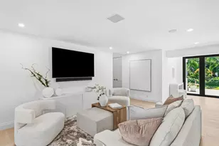 735 NE 6th St, Boca Raton, FL 33432 - Photo 13